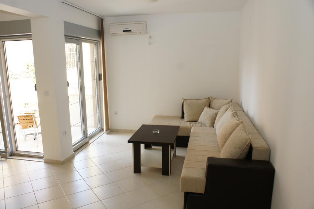 Apartments Dominus Petrovac Bagian luar foto